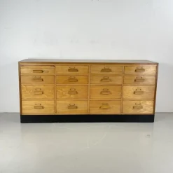 Pamono 16 Drawer Oak Shop Counter, 1950s Best