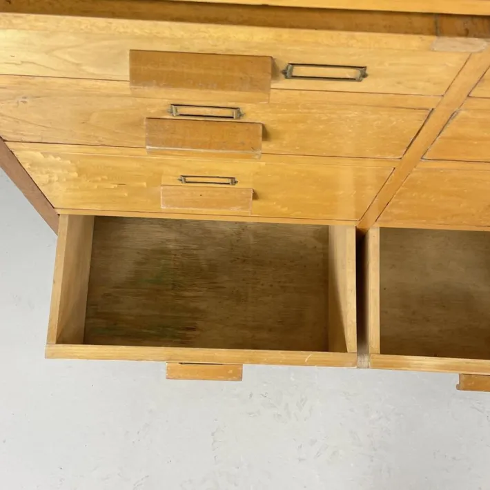 Pamono 16 Drawer Oak Shop Counter, 1950s Best