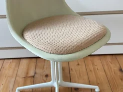 Pamono ! Original 1960s Vitra Charles & Ray Eames La Fonda Fiberglass Miller Chair Desk Chair Office Armchair by Charles & Ray Eames Hot