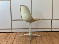 Pamono ! Original 1960s Vitra Charles & Ray Eames La Fonda Fiberglass Miller Chair Desk Chair Office Armchair by Charles & Ray Eames Hot