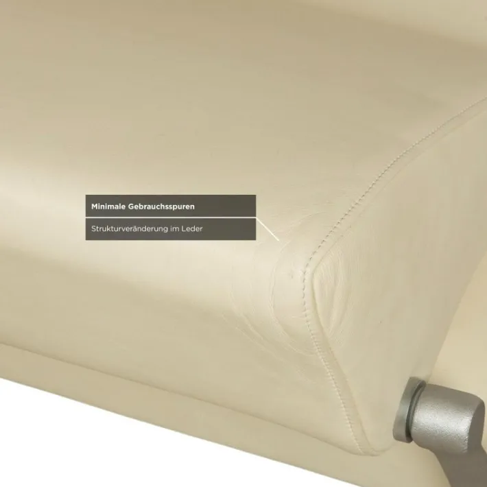 Pamono 1600 Two-Seater Sofa and Ottoman in Leather by Rolf Benz, Set of 2 Outlet