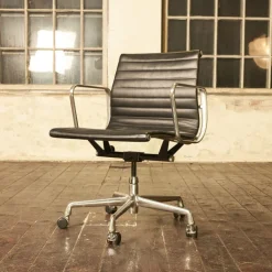 Pamono Aluminium Group Management Chair from Eames Outlet