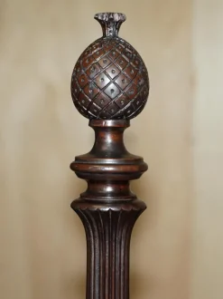 Pamono American Federal 4-Poster Bed with Carved Pillars in Hardwood, 1800s Sale