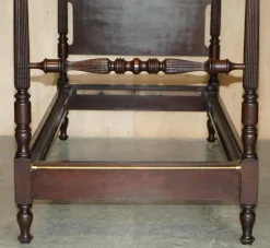 Pamono American Federal 4-Poster Bed with Carved Pillars in Hardwood, 1800s Sale