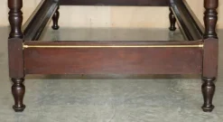 Pamono American Federal 4-Poster Bed with Carved Pillars in Hardwood, 1800s Sale