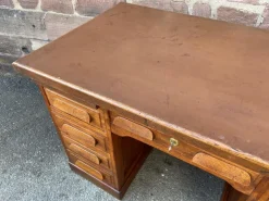 Pamono American Office Desk in Oak, 1950s Best