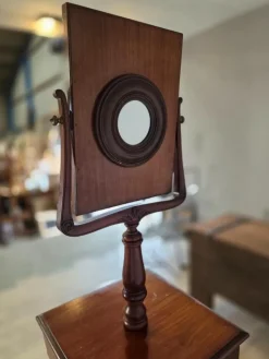 Pamono American Victorian Gentleman's Shaving Vanity Mirror with Stand in Mahogany, 1909 Outlet