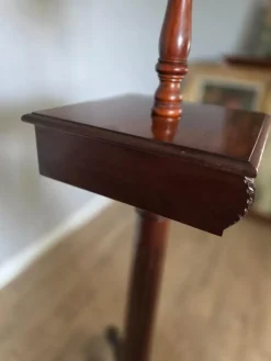 Pamono American Victorian Gentleman's Shaving Vanity Mirror with Stand in Mahogany, 1909 Outlet