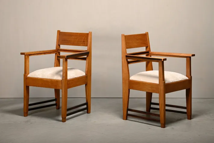 Pamono Amsterdam School Art Deco Armchairs in Oak and Almond Fabric, 1930s, Set of 2