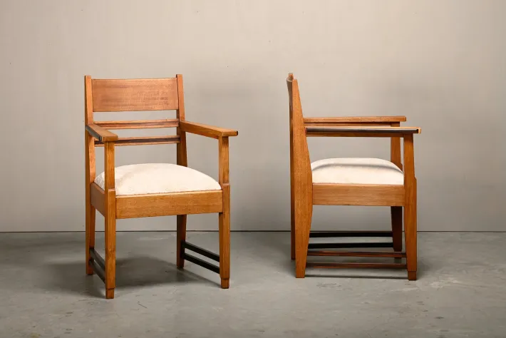 Pamono Amsterdam School Art Deco Armchairs in Oak and Almond Fabric, 1930s, Set of 2