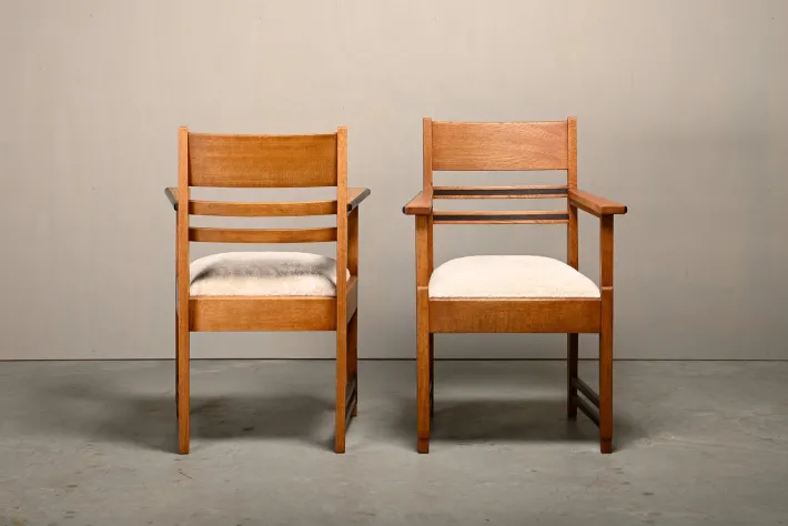 Pamono Amsterdam School Art Deco Armchairs in Oak and Almond Fabric, 1930s, Set of 2