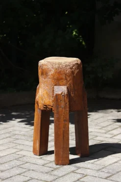 Pamono Antique Brutalist Wood Farm Tripod Chopping Block, 1890s Online