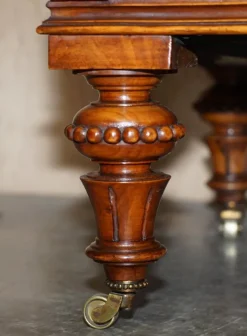 Pamono Antique Chesterfield Chaise Lounge from Howard & Sons Online