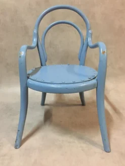 Pamono Antique Curved Wood Children's Chair in the Style of Michael Thonet Sale