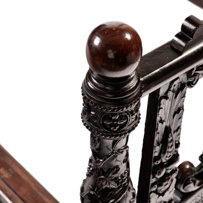 Pamono Antique English Bed in Oak, 1650s Discount