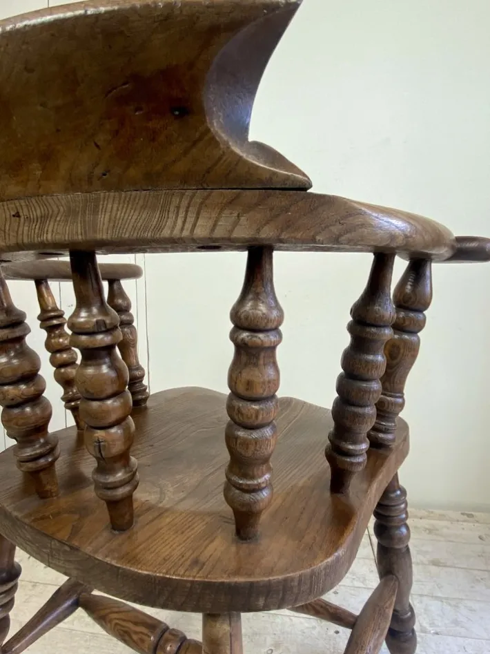 Pamono Antique English Elm Wood Windsor Captains Chair, 1900s