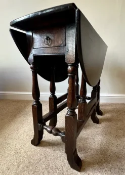 Pamono Antique English Oak Fold-Over Table, 1670s Outlet