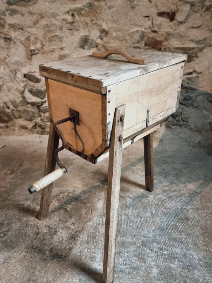 Pamono Antique French Butter Churn in Chestnut, 1890s Outlet