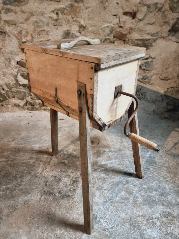 Pamono Antique French Butter Churn in Chestnut, 1890s Outlet
