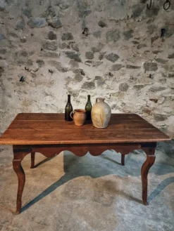 Pamono Antique French Farmhouse Dining Table with Pine Top, Fruitwood Cabriole Legs and Oak Apron, 18th-19th Century Discount