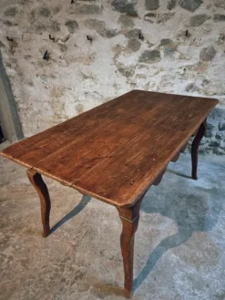 Pamono Antique French Farmhouse Dining Table with Pine Top, Fruitwood Cabriole Legs and Oak Apron, 18th-19th Century Discount