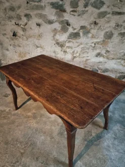 Pamono Antique French Farmhouse Dining Table with Pine Top, Fruitwood Cabriole Legs and Oak Apron, 18th-19th Century Discount