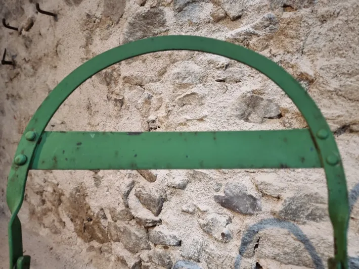 Pamono Antique French Iron Folding Garden Chairs with Aged Green Patina, 1920s, Set of 4 Outlet