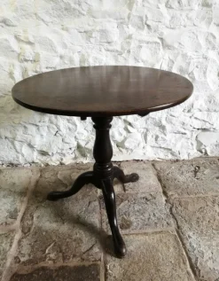 Pamono Antique George III Birdcage Tilt Top Wine Table in Red Walnut, 1760 Clearance