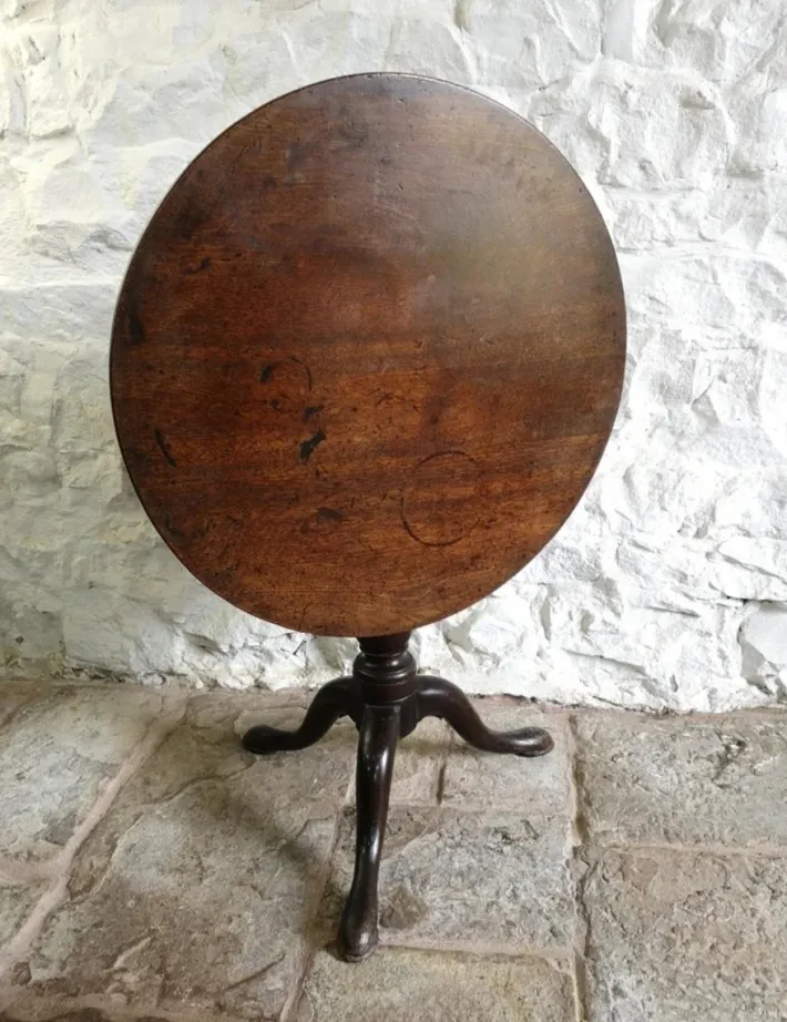 Pamono Antique George III Birdcage Tilt Top Wine Table in Red Walnut, 1760 Clearance