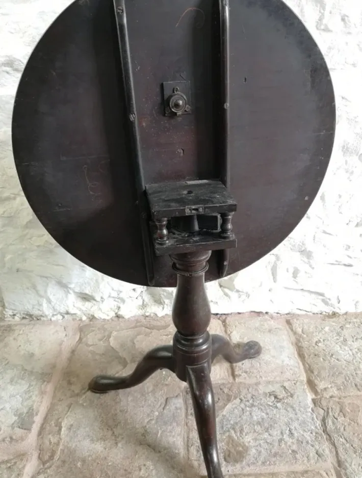 Pamono Antique George III Birdcage Tilt Top Wine Table in Red Walnut, 1760 Clearance