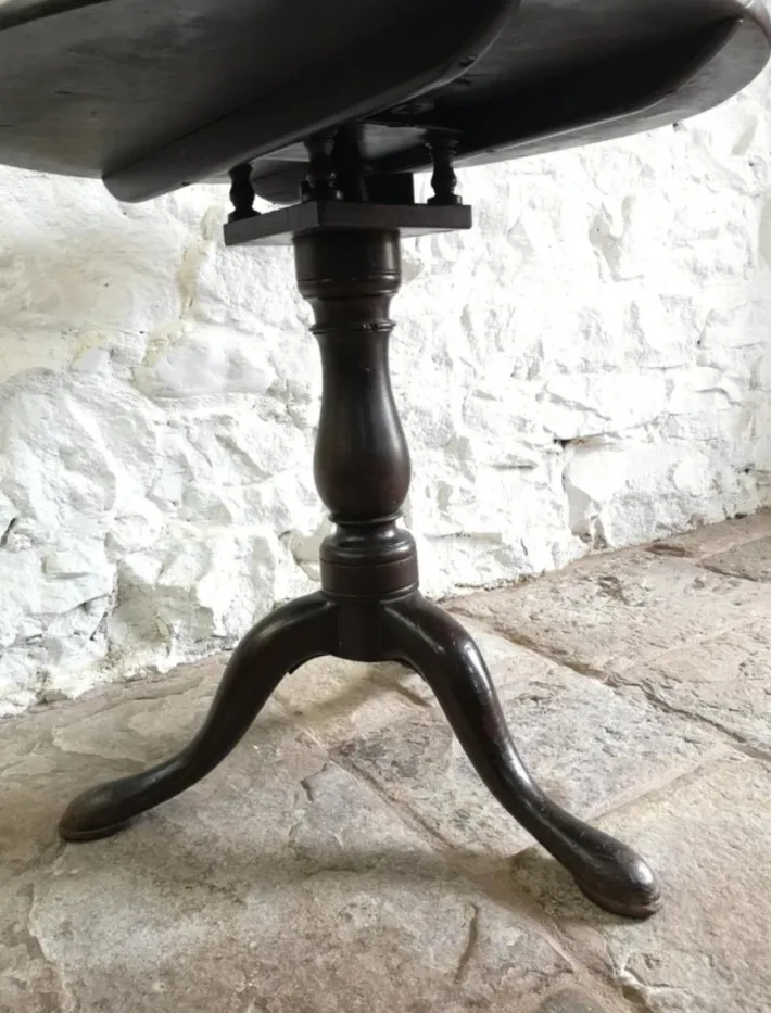 Pamono Antique George III Birdcage Tilt Top Wine Table in Red Walnut, 1760 Clearance