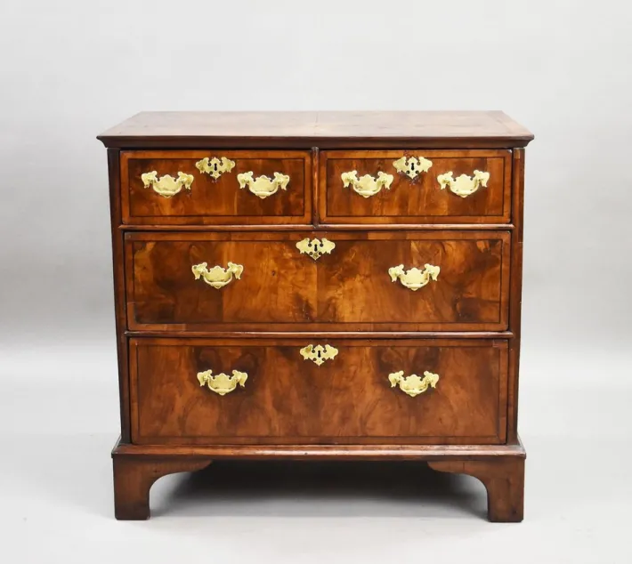 Pamono Antique Georgian Burr Walnut Chest of Drawers, 1730 Discount