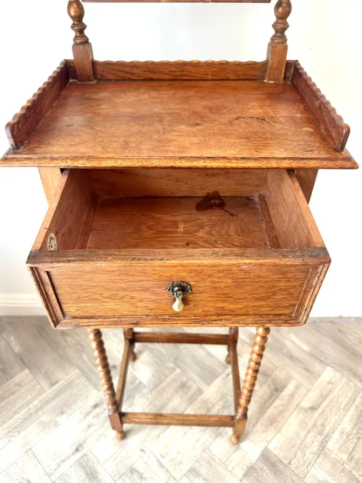 Pamono Antique Oak Gentleman's Vanity Shaving Stand Table with Adjustable Mirror from Jas Shoolbred, 1890s Clearance