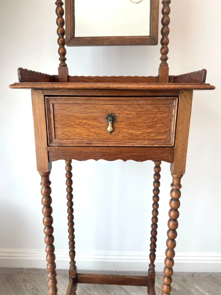 Pamono Antique Oak Gentleman's Vanity Shaving Stand Table with Adjustable Mirror from Jas Shoolbred, 1890s Clearance