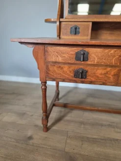 Pamono Antique Oak Newlyn Dressing Table from Heals of London Clearance