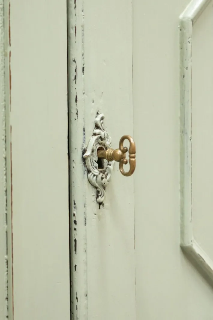 Pamono Antique Sideboard in Fir Wood, 1890s Online