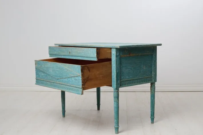 Pamono Antique Swedish Blue Painted Hand-Carved Country Table Clearance
