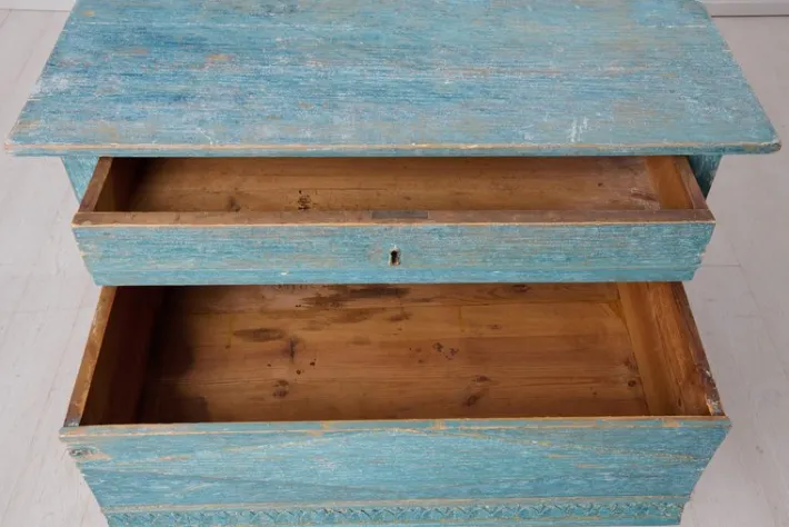 Pamono Antique Swedish Blue Painted Hand-Carved Country Table Clearance