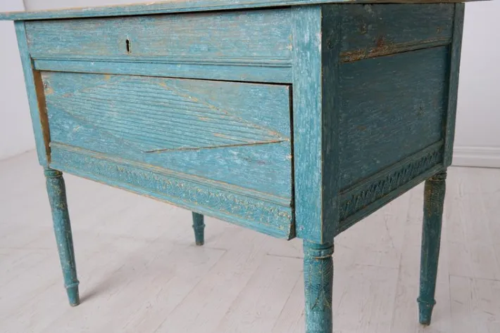 Pamono Antique Swedish Blue Painted Hand-Carved Country Table Clearance