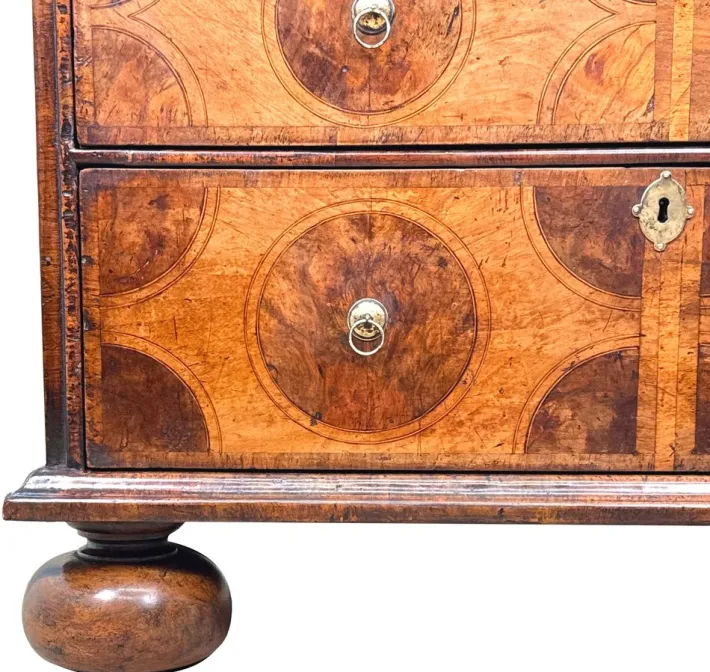Pamono Antique William & Mary Walnut Chest of Drawers, 1695 Online