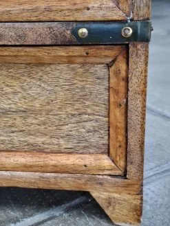 Pamono Antique Wood Travel Chest of Drawers with Metal Finish, 1900 Best