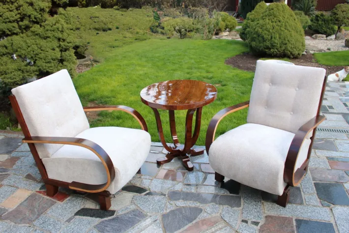 Pamono Art Deco Armchairs and Table, 1920s, Set of 3 Sale