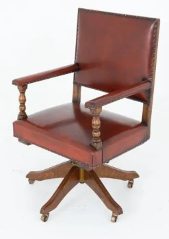 Pamono Arts and Crafts Swivel Desk Chair in Oak, 1920s Outlet