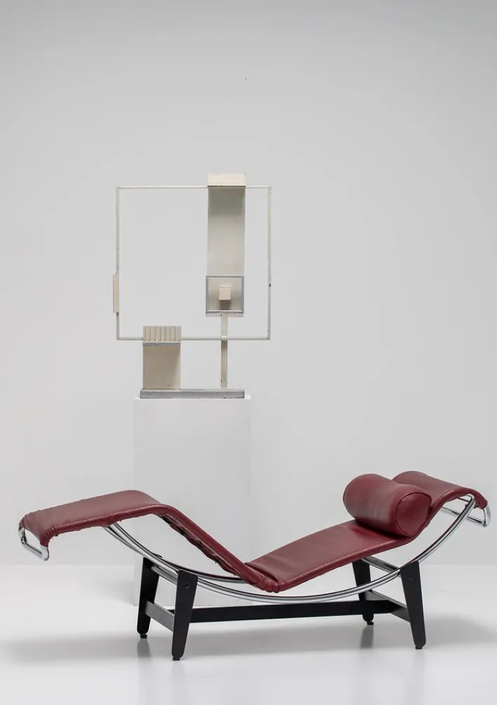 Pamono B306 Chaise Lounge by Le Corbusier, Charlotte Perriand and Jean Prouvé for Wohnbedarf, 1950s Clearance