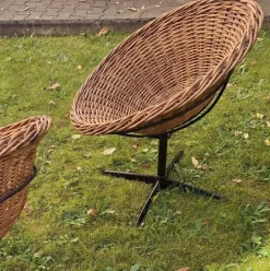 Pamono Bamboo and Iron Swivel Pod Chairs, 1960s, Set of 2 Online
