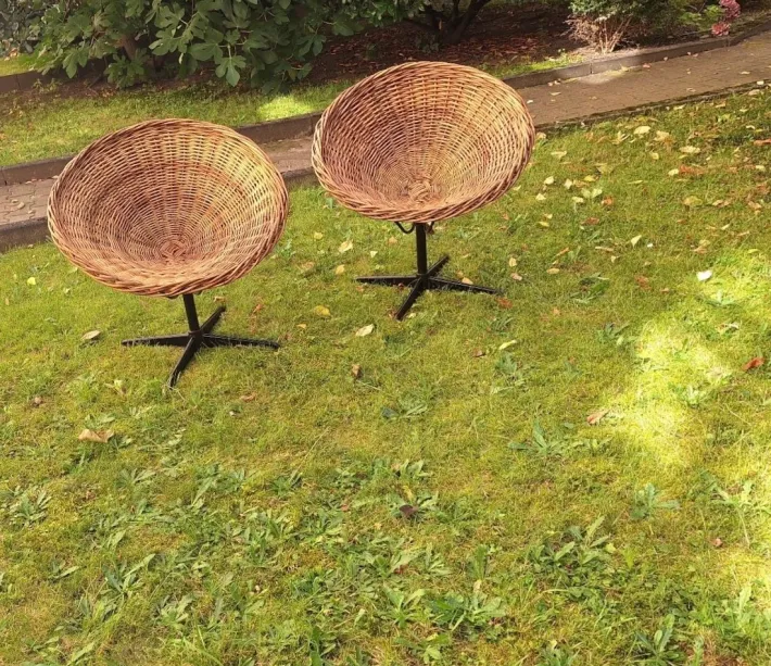 Pamono Bamboo and Iron Swivel Pod Chairs, 1960s, Set of 2 Online