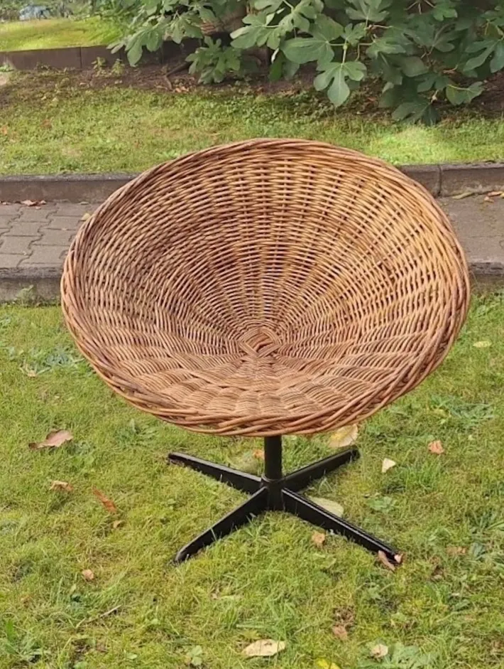 Pamono Bamboo and Iron Swivel Pod Chairs, 1960s, Set of 2 Online