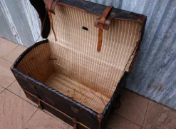 Pamono Belgian Steamer Trunk from Gustave de Laet, 1880s Sale