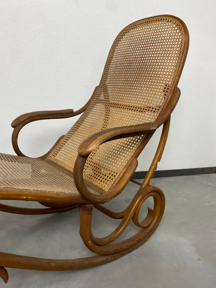 Pamono Bentwood No. 2 Daybed attributed to Thonet, 1880 Clearance