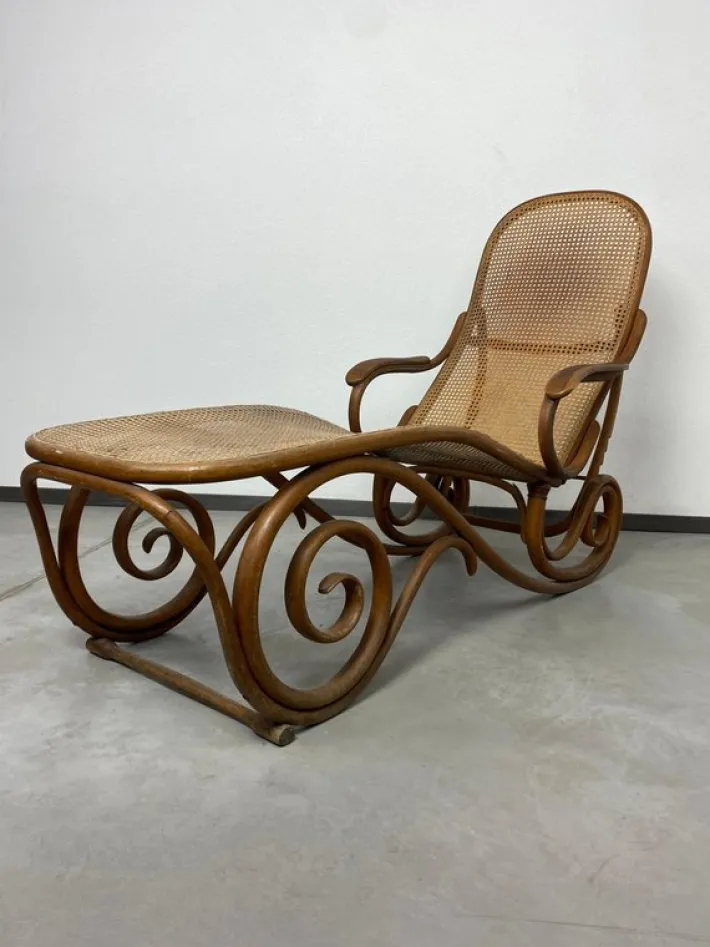Pamono Bentwood No. 2 Daybed attributed to Thonet, 1880 Clearance